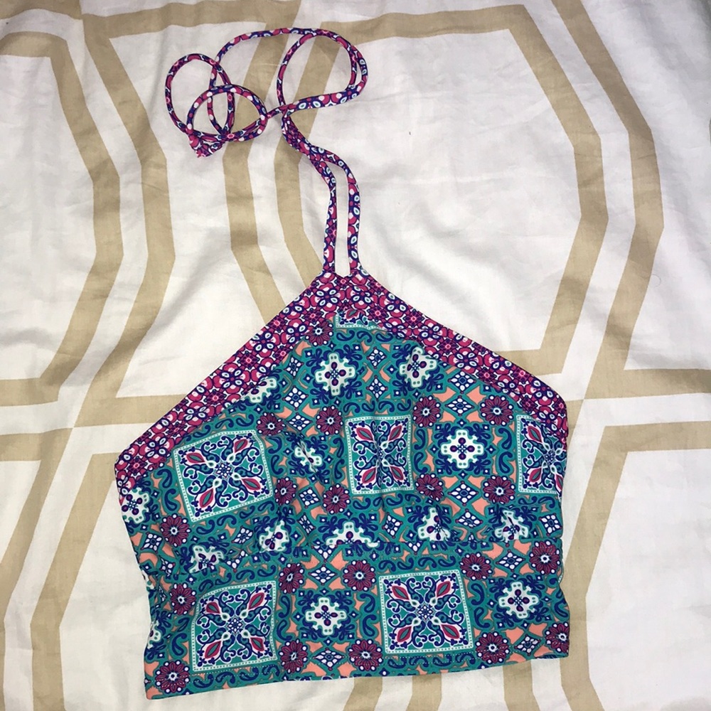 Patterned crop top bikini